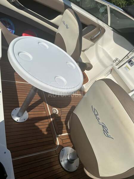 Sea ray 210 overnighter