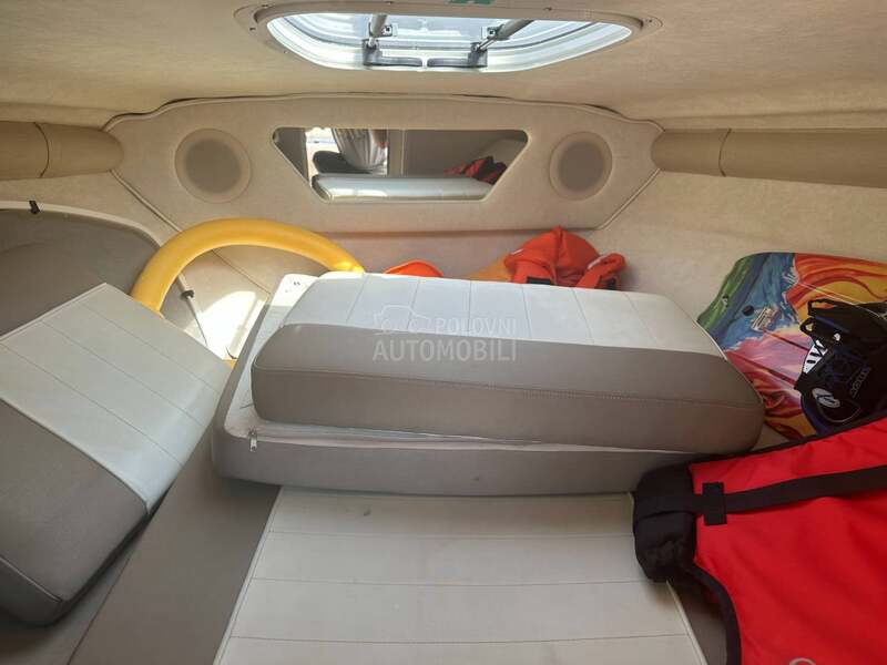 Sea ray 210 overnighter