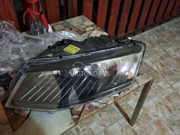 far levi ksenon za Škoda Octavia