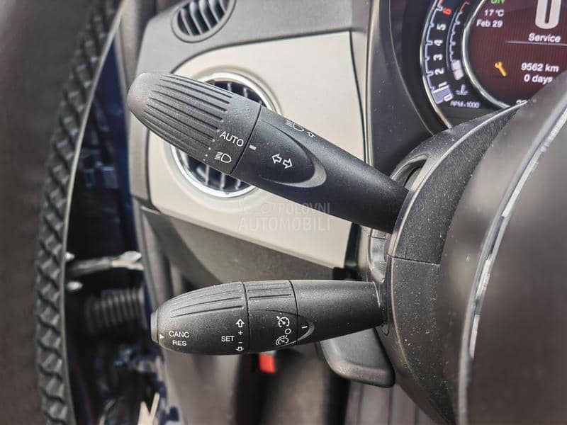 Fiat 500 1.2i Lounge Aut