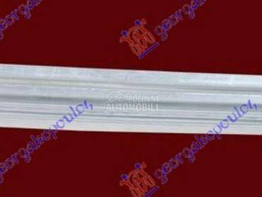 Donji deo prednjih vrata