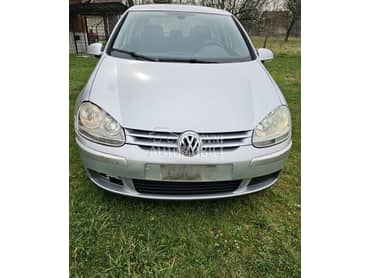 Volkswagen Golf 5 -  kompletan auto u delovima