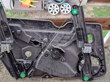 desni podizac stakla za Volkswagen Golf 6 od 2009. do 2012. god.