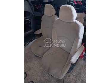 Prednja rotirajuća sedišta za Peugeot 807