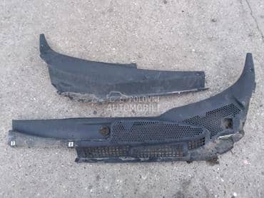 Plastike iznad brisaca za Alfa Romeo 147