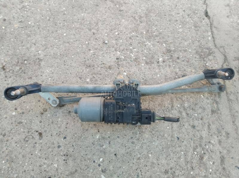 Poluge brisaca sa motorom