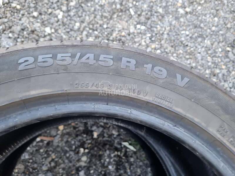 Continental 255/45 R19 Letnja