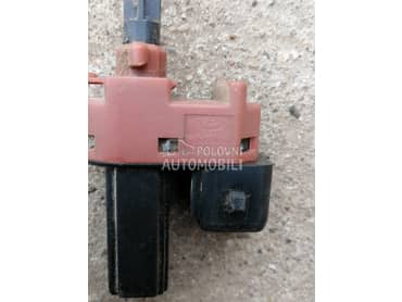 prekidac kvacila za Mazda 6 od 2002. do 2007. god.