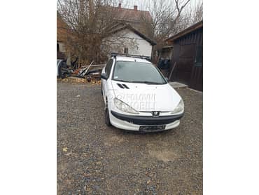 Peugeot 206 -  kompletan auto u delovima