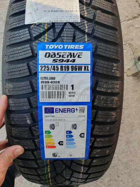 Toyo 225/45 R19 Zimska