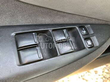 PREKIDAC PODIZAC TASTER za Nissan Primera za 2003. god.