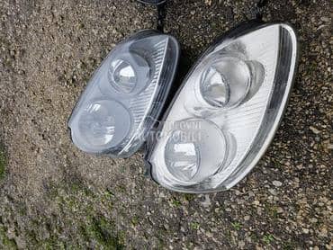 Desni far za Volkswagen Golf 5