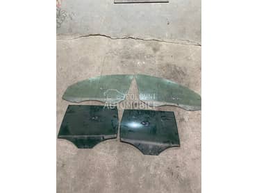 Prednje desno staklo za Volkswagen Passat B6 od 2005. do 2010. god.