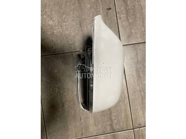 retrovizor levi u belij boji za Audi Q5 od 2012. do 2015. god.