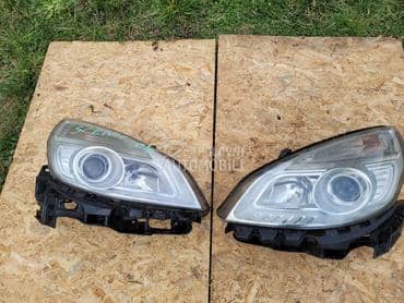 senik 2 restajlig farovi za Renault Scenic od 2005. do 2009. god.