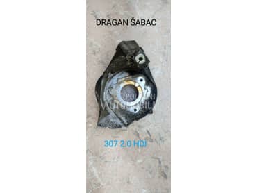 nosač Boš pumpe za Peugeot 307 od 2000. do 2007. god.