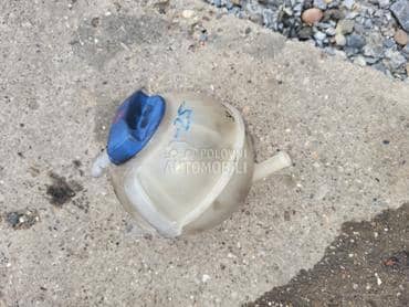 posuda za antifriz za Volkswagen Polo od 2002. do 2005. god.