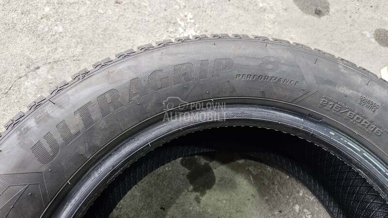 Goodyear 215/60 R16 Zimska