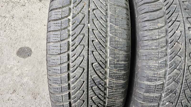 Goodyear 215/60 R16 Zimska