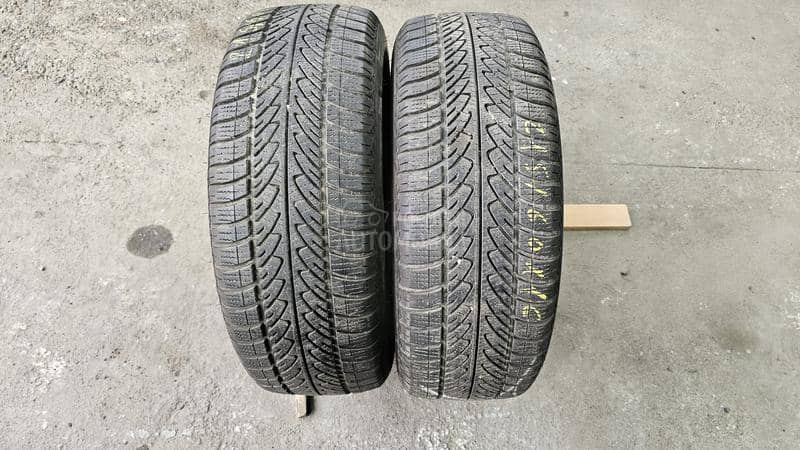Goodyear 215/60 R16 Zimska