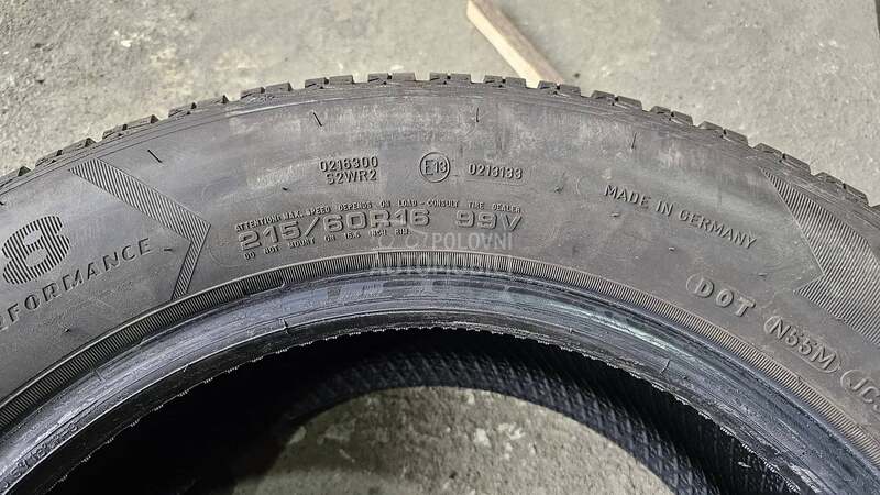 Goodyear 215/60 R16 Zimska