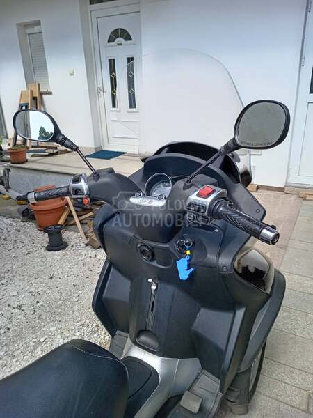 Piaggio MP3 300 B kategorije