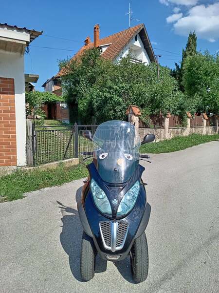 Piaggio MP3 300 B kategorije