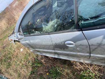 leva vrata za Peugeot 206
