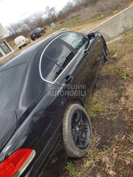 BMW 745 -  kompletan auto u delovima
