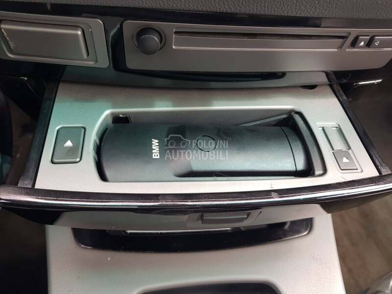 BMW 745 -  kompletan auto u delovima