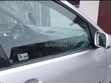 prednje desno staklo-prozor za Volkswagen Polo od 2002. do 2009. god.