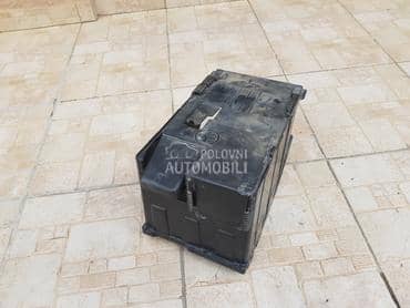 Poklopac akumulatora za Peugeot 308