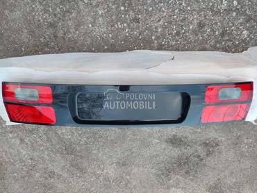 Crna blenda sa stop lampama za Volkswagen Sharan od 1995. do 2000. god.