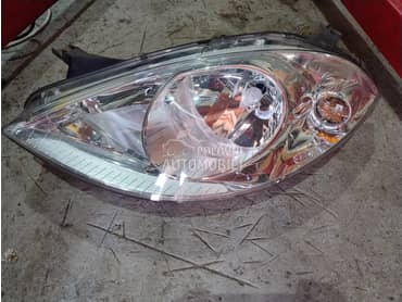 farovi w169 kao novi za Mercedes Benz A Klasa od 2002. do 2006. god.