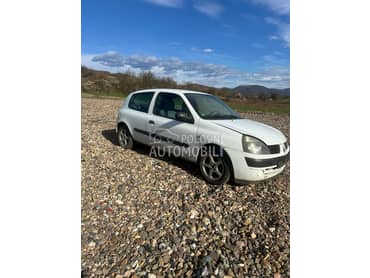 kompletan auto u delovima za Renault Clio od 2001. do 2006. god.