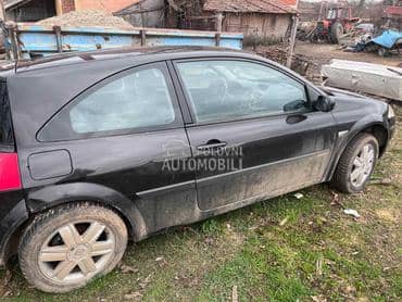 Renault Megane 2004. god. -  kompletan auto u delovima
