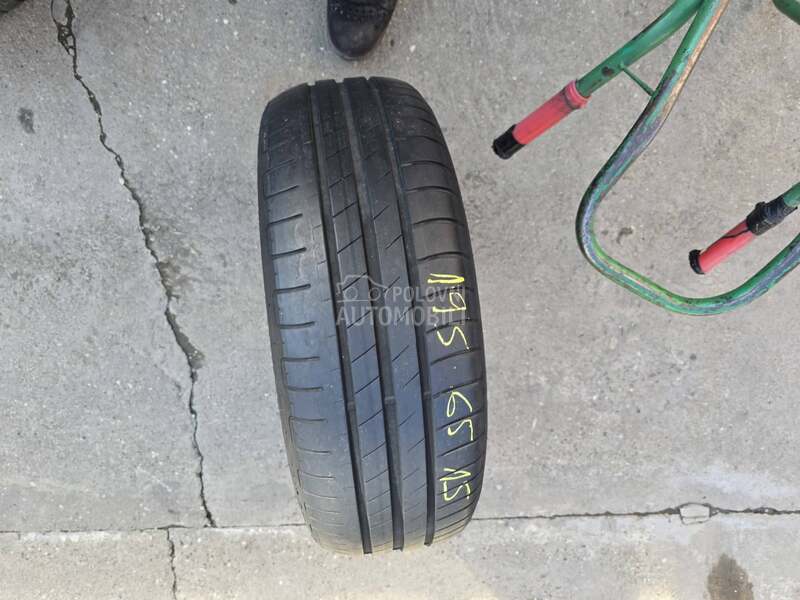 Goodyear 195/65 R15 Zimska