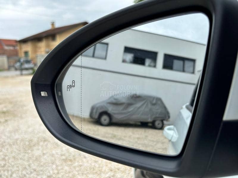 Volkswagen Golf 7 e Golf matrix