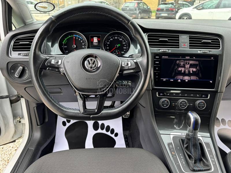 Volkswagen Golf 7 e Golf matrix