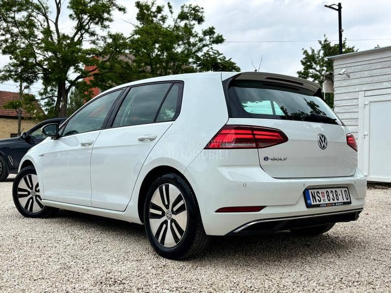 Volkswagen Golf 7 e Golf matrix