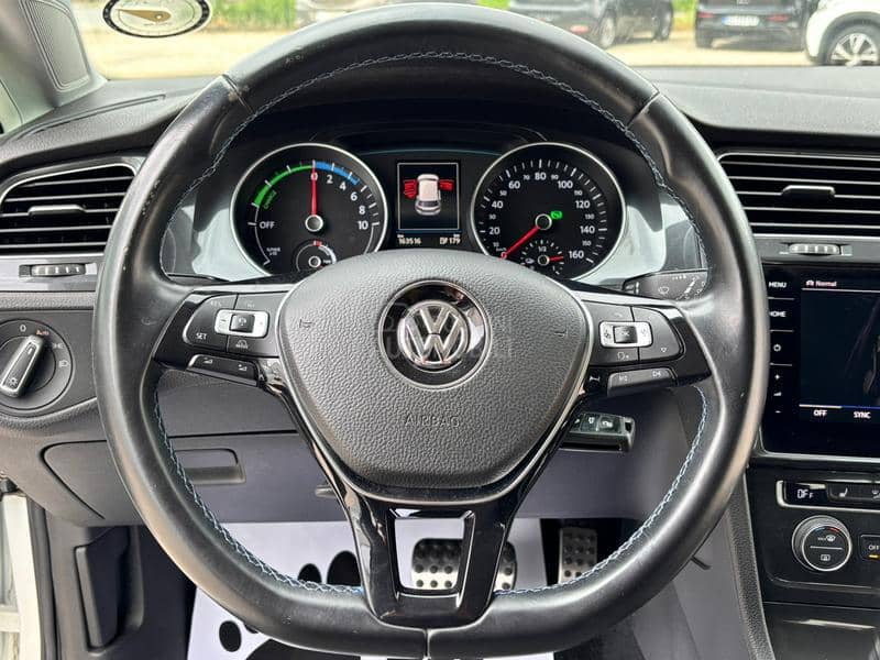 Volkswagen Golf 7 e Golf matrix
