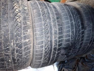 Petlas 235/55 R17 Zimska