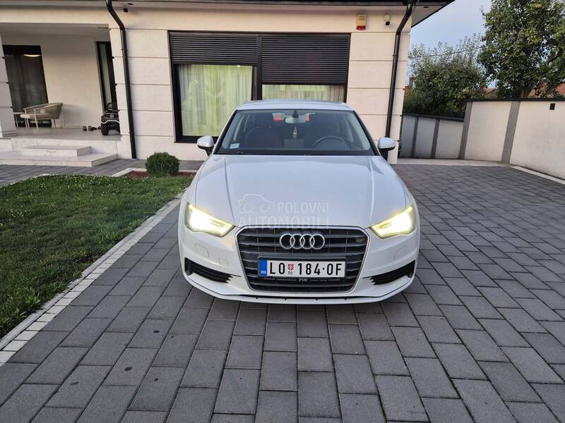 Audi A3 1.6 tdi - Led limuz