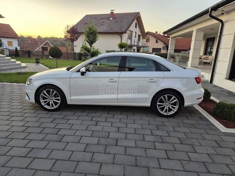 Audi A3 1.6 tdi - Led limuz