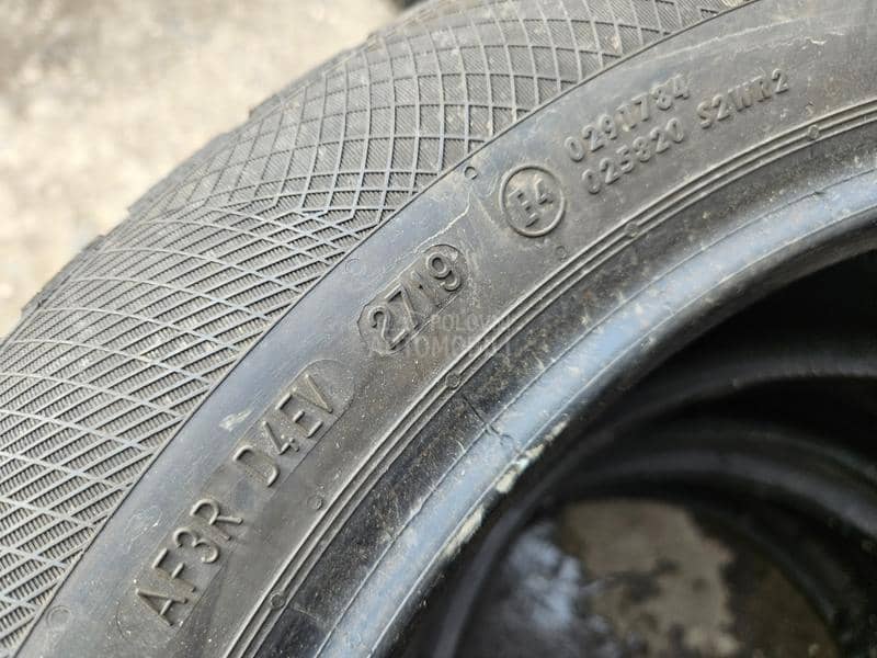 Continental 215/55 R17 Sve sezone