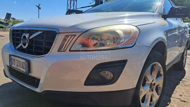 Volvo XC60 2.0 D4 2016. god. -  kompletan auto u delovima