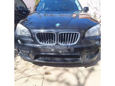 BMW X1 -  kompletan auto u delovima
