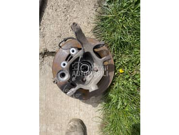 zadnja glavcina leva desna za BMW 518, 520, 523 ... od 2010. do 2016. god.