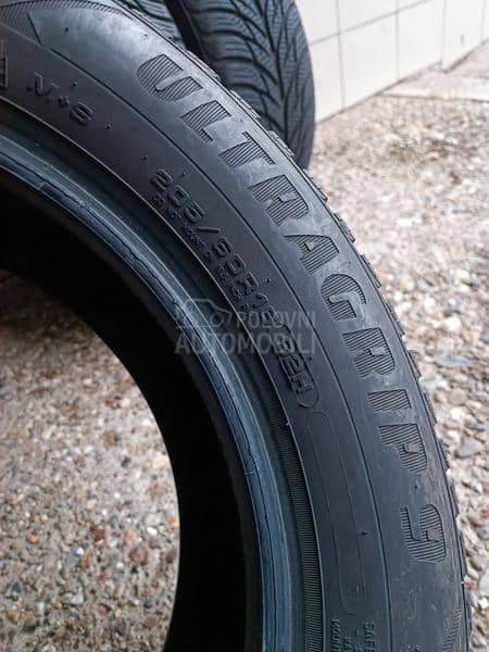 Goodyear 205/60 R16 Zimska