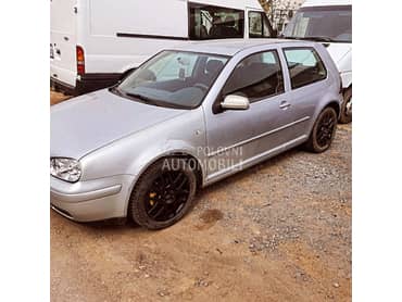 Volkswagen Golf 4 2001. god. -  kompletan auto u delovima